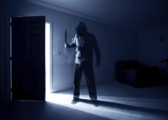 Burglar with knife